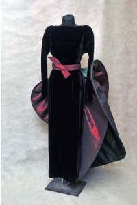 Платье Майи Плисецкой с треном. Фото: пресс-служба Бахрушинского музея