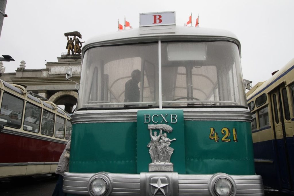 Прямиком из СССР: Музей транспорта Москвы восстановил самый необычный советский троллейбус