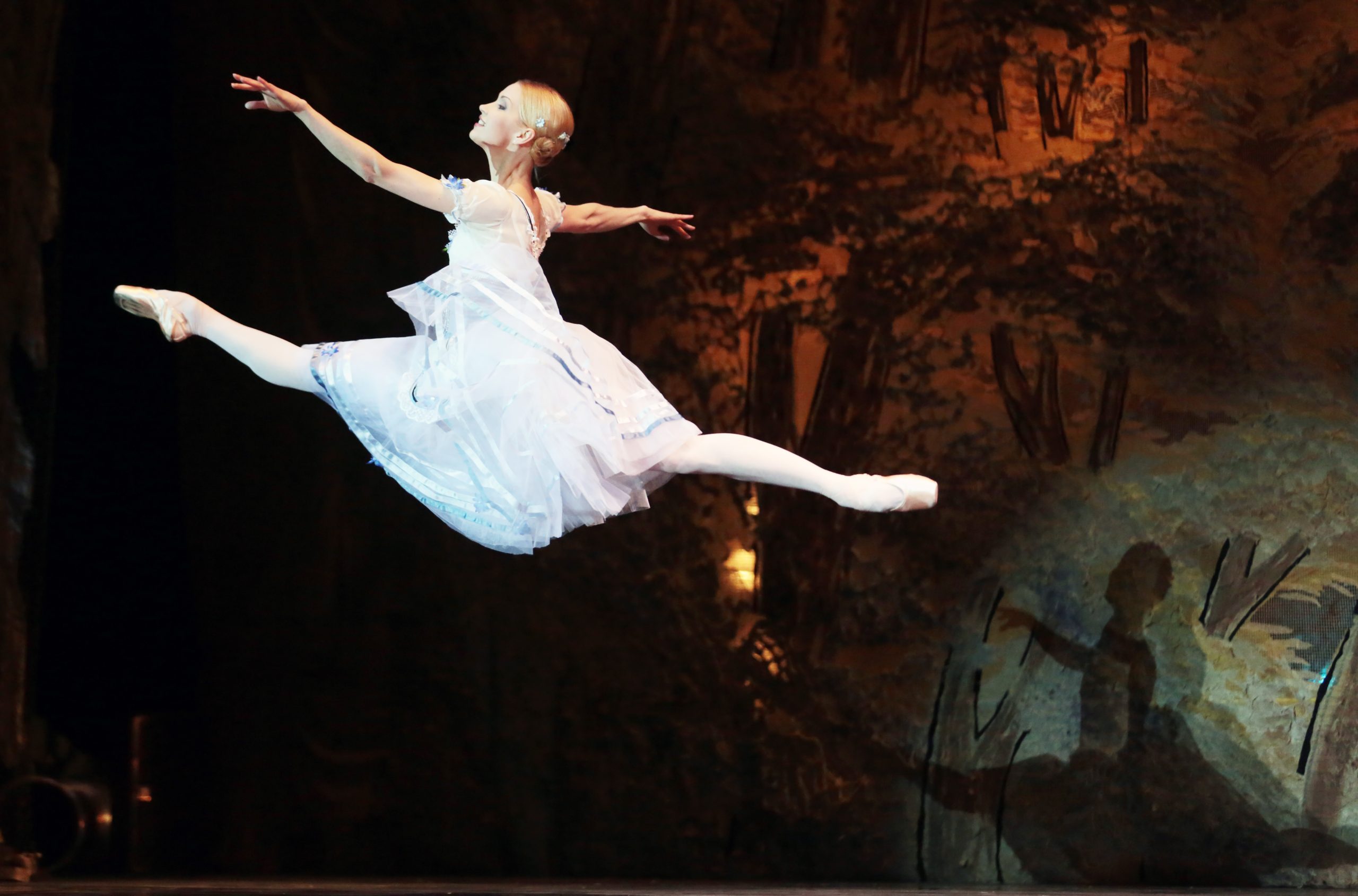 На представленных фотографиях гости увидят Галину Улановой в ее самых знаменитых образах из балетов. Фото: архив, «Вечерняя Москва»