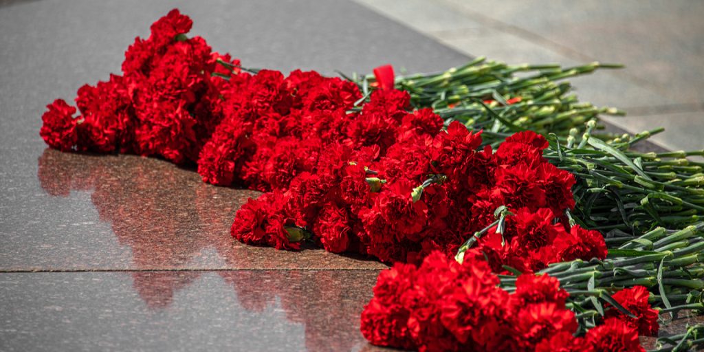 Молпалаты районов Красносельский и Замоскворечье возложили цветы к памятникам ко Дню Победы