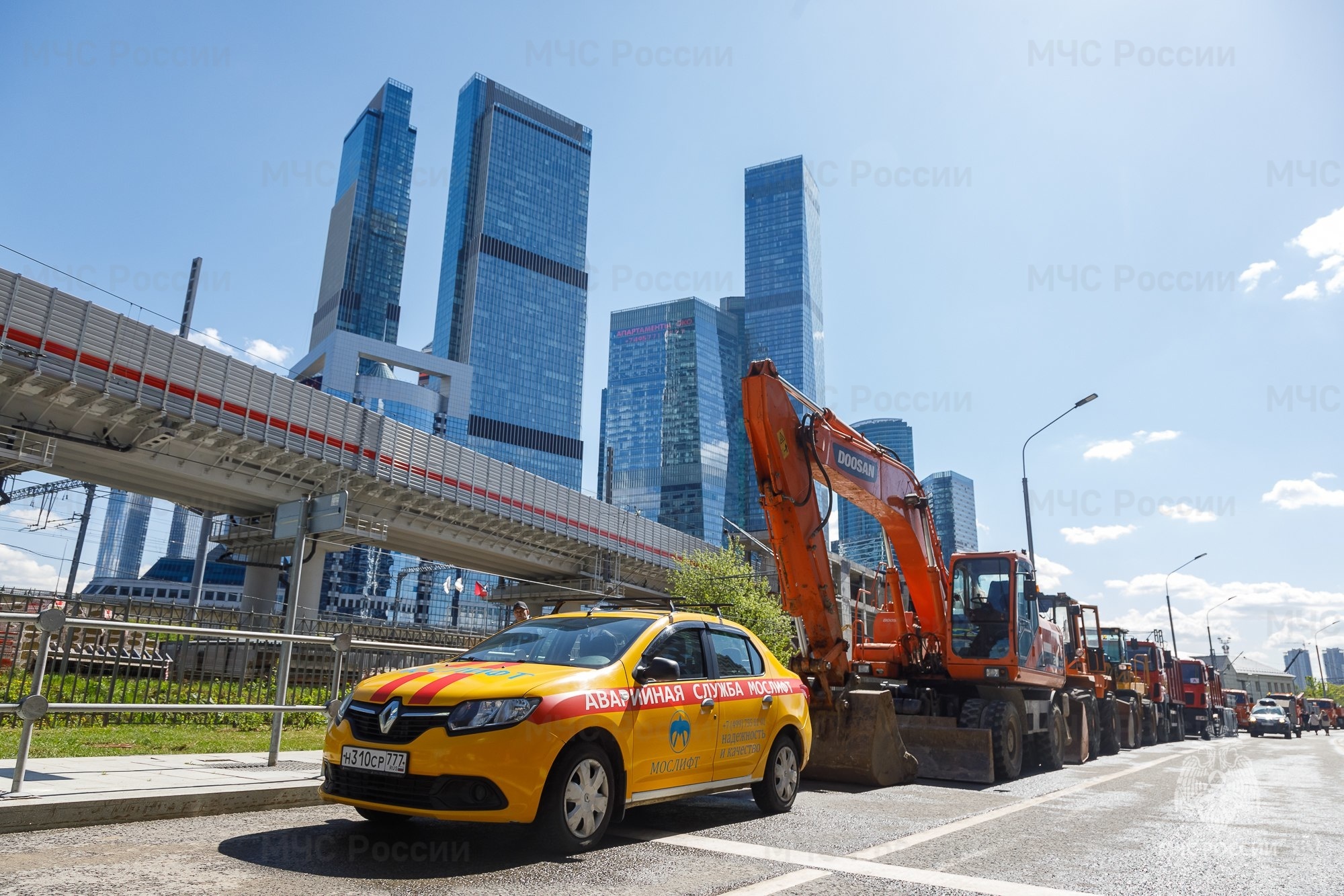 В Москве прошли плановые учения по тушению возгорания в высотном здании