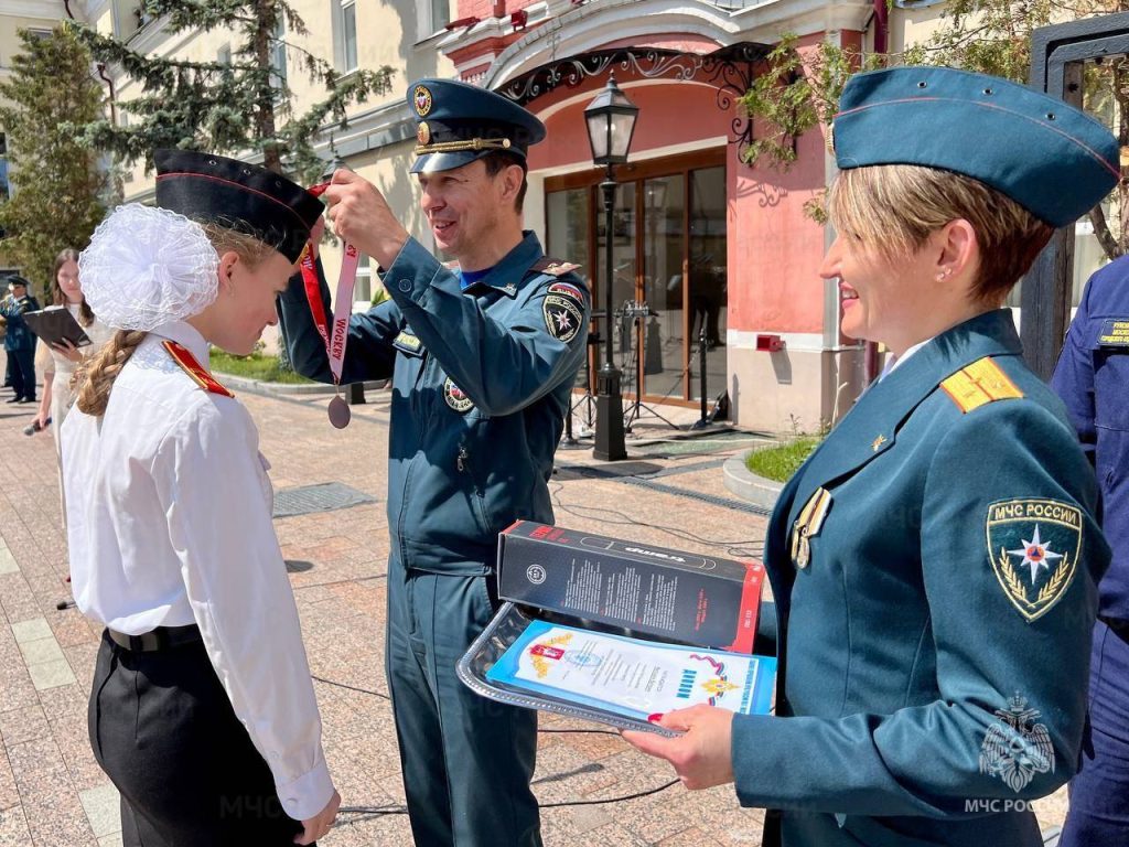 В столичном управлении МЧС России наградили призеров соревнований «Школа безопасности»