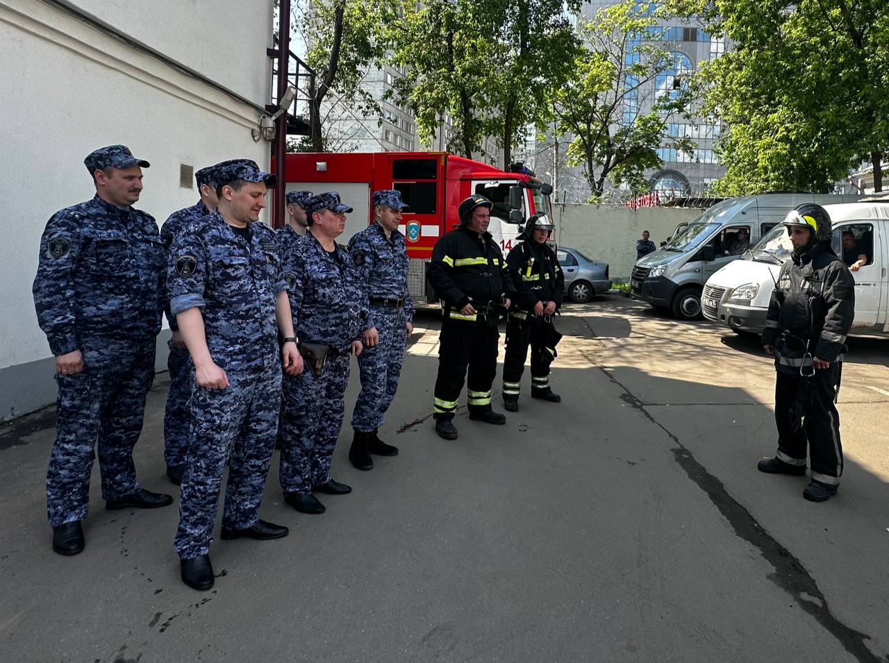 Пожарно-тактические учения провела Росгвардия совместно с МЧС в столице