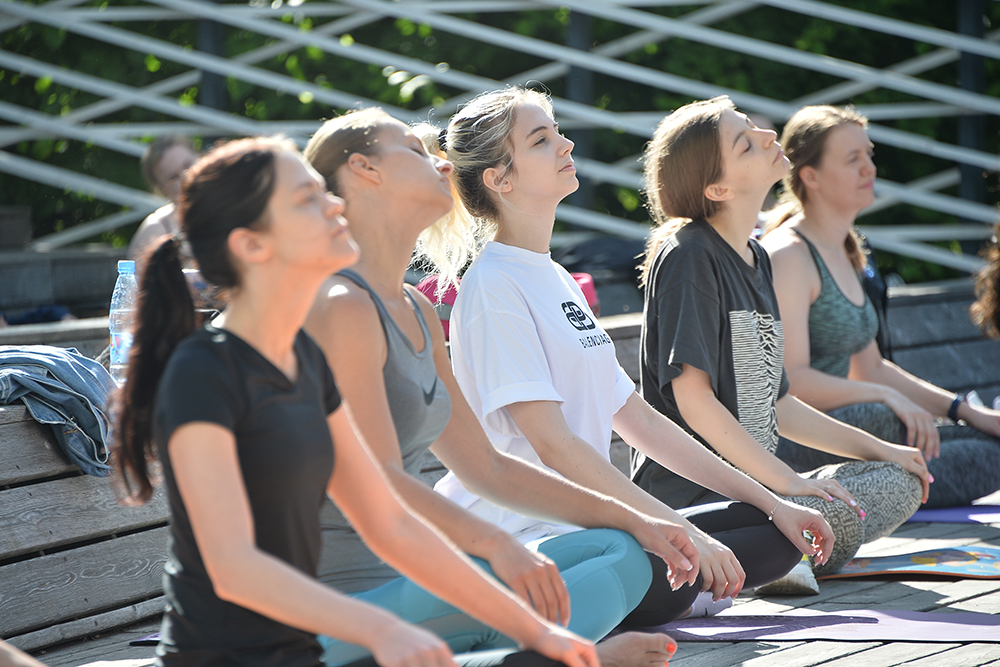 Управляем стрессом, или Где в Москве можно посетить занятия по йоге