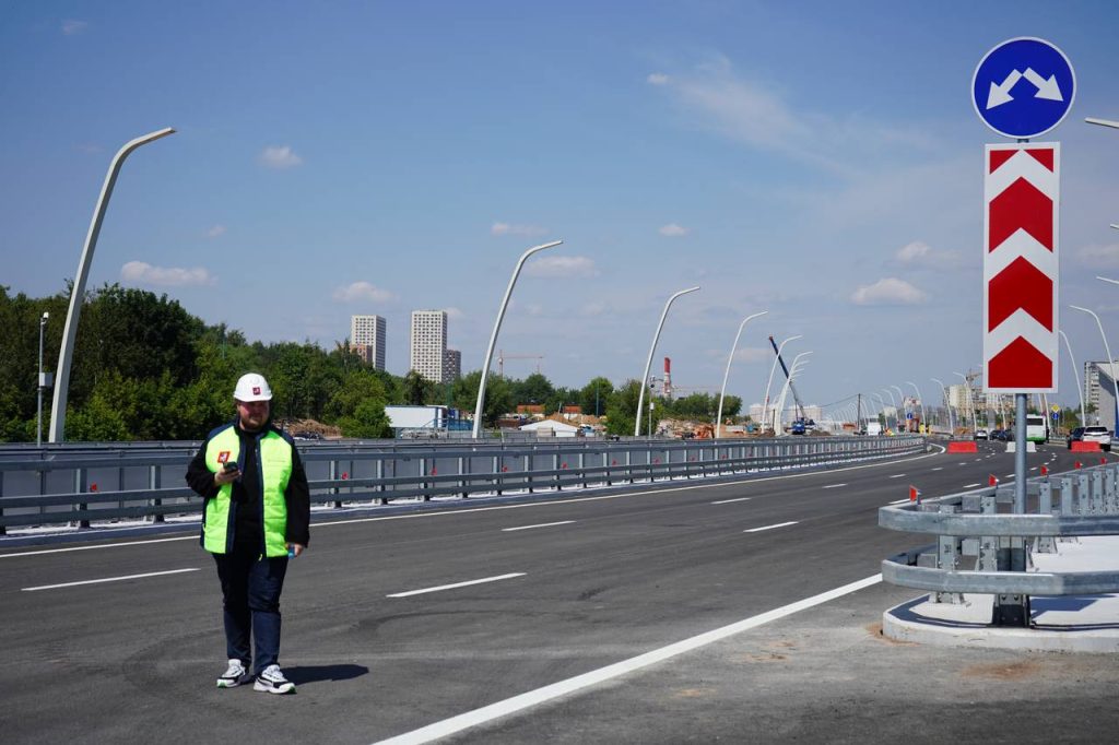 Деформационные швы обновили на мостах столицы