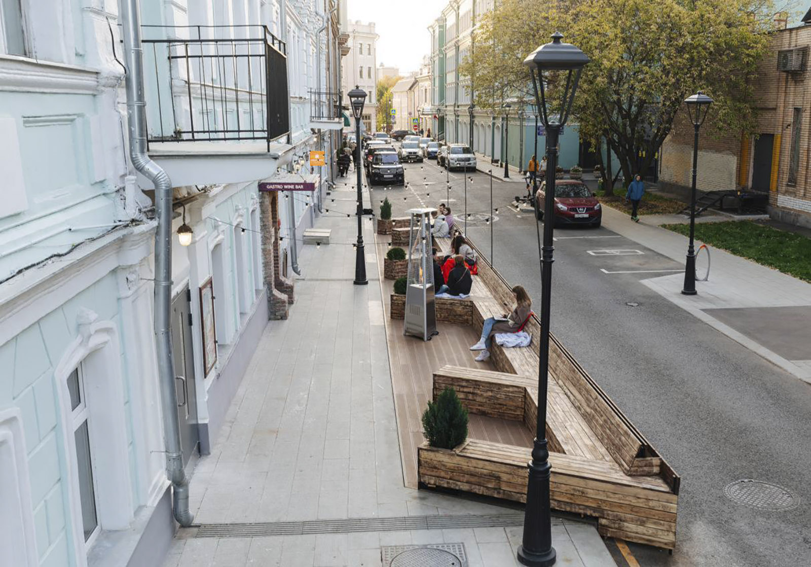 Разместить парклеты можно только на улицах без двустороннего движения транспорта, на нешироких улицах. Фото: сайт мэра Москвы