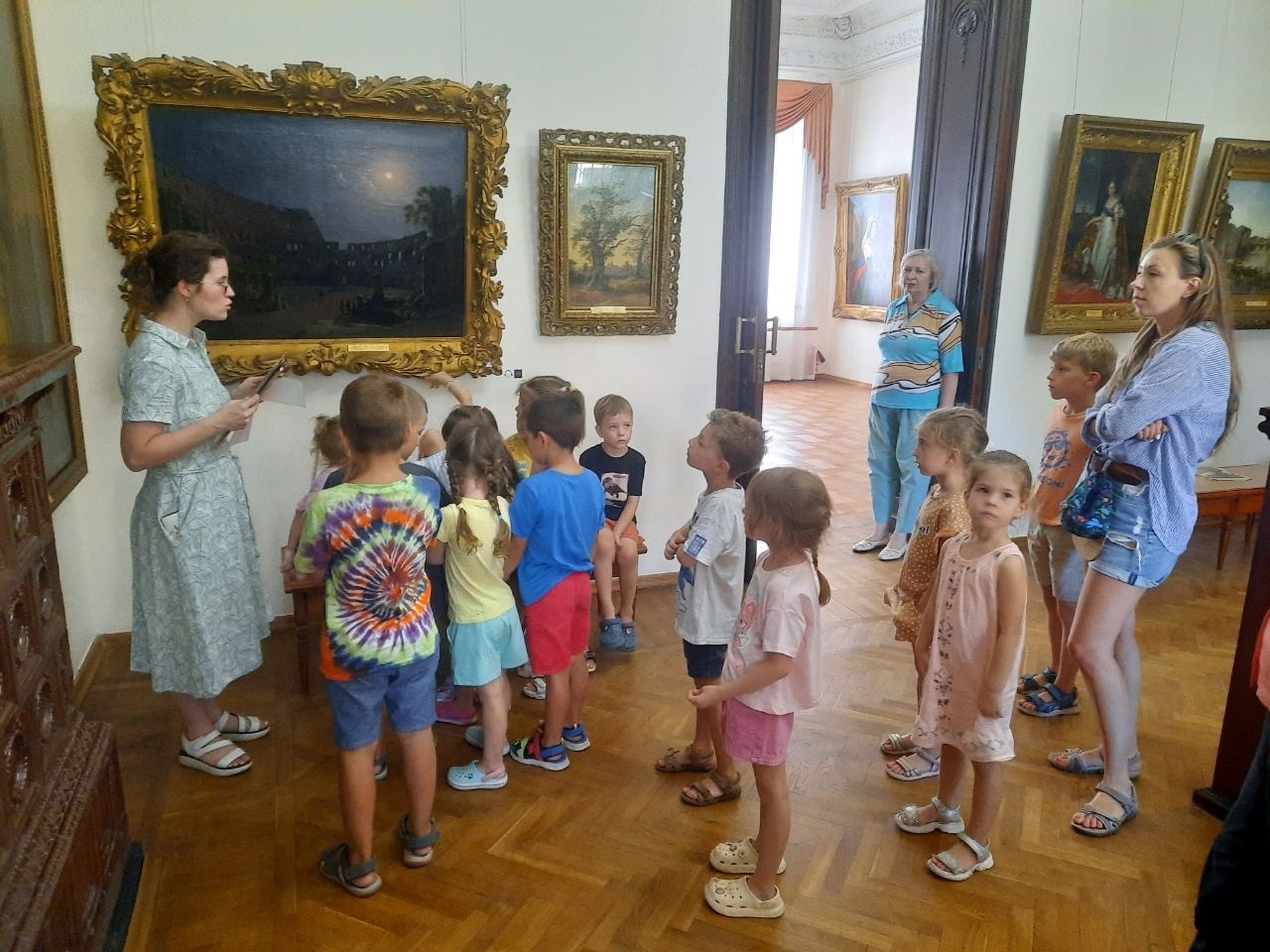 Экспозиция Таганрогского художественного музея радовала и детей, и взрослых. Сейчас один из его корпусов сильно поврежден. Фото: пресс-служба Таганрогского художественного музея
