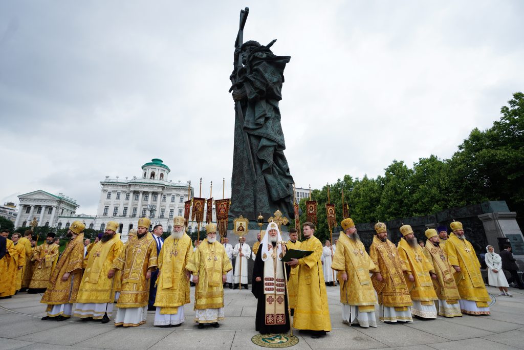 Патриарх Московский и всея Руси Кирилл возглавил крестный ход