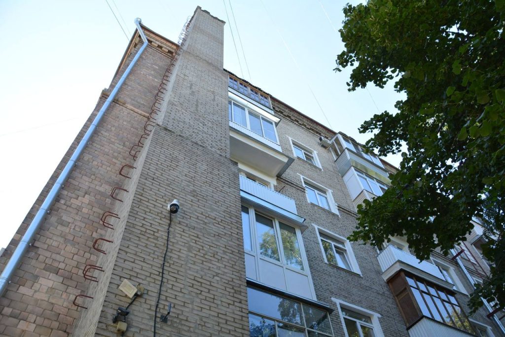 Капитальный ремонт дома в Мещанском районе завершится осенью