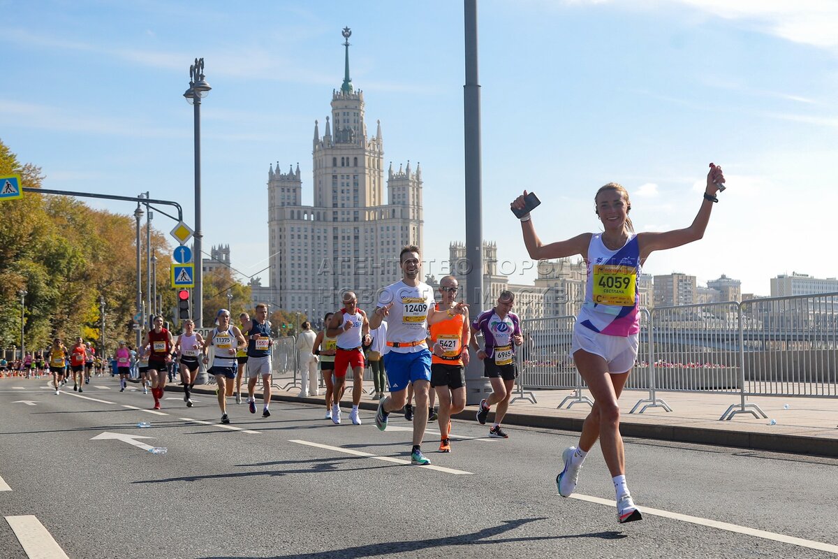 17 сентября 2023 года. Московский марафон проходил по самым живописным местам столицы. Фото: Артур Новосильцев/ Агентство «Москва» 