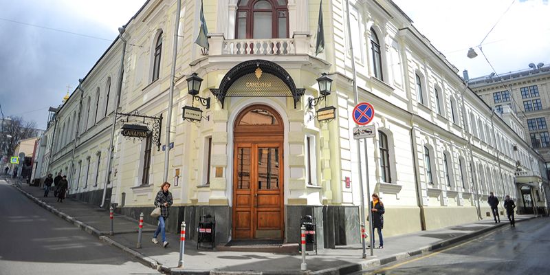 Два исторических зала Сандуновских бань открыли после реставрации в Мещанском районе