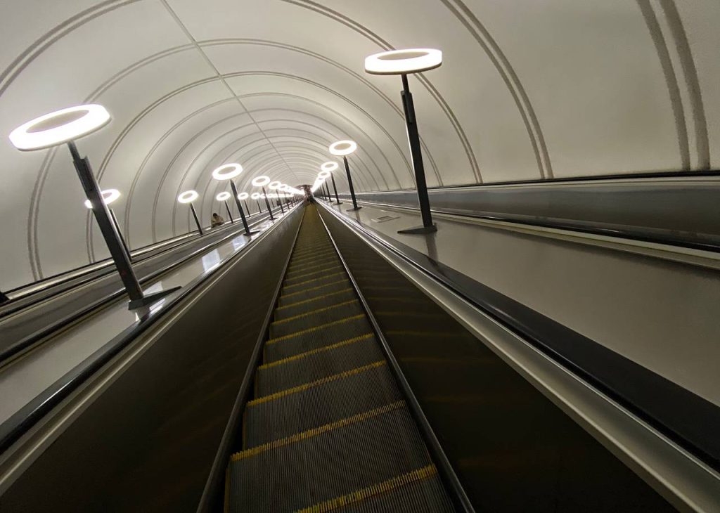 Эскалатор отремонтируют на станции метро «Боровицкая»