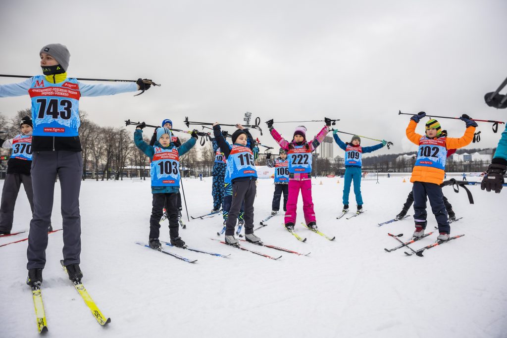 Более 3 тыс москвичей присоединились к зимнему фестивалю школьного спорта