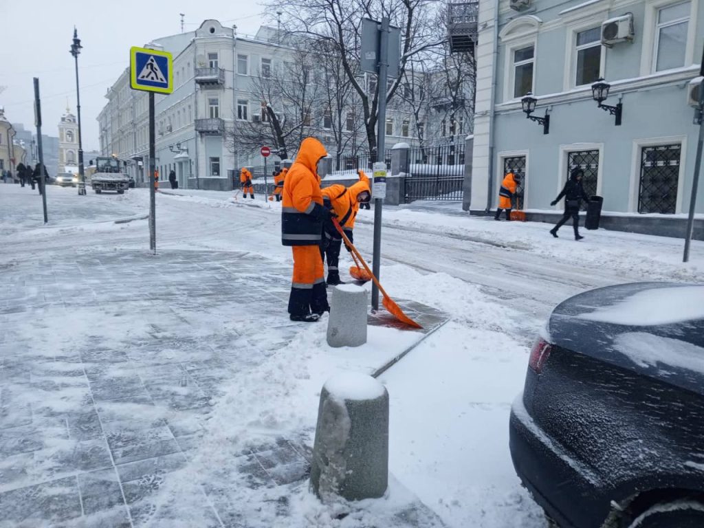 Представители управы Мещанского района рассказали о ходе уборки снега