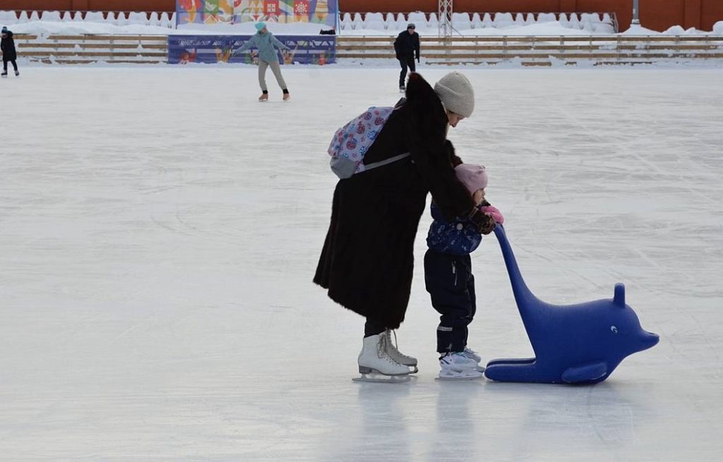 Зимний отдых: москвичи смогут бесплатно покататься на катке в Тверском районе