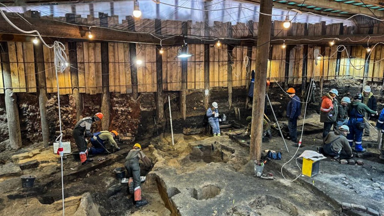 Археологи обнаружили артефакты на территории Чижевского подворья на Никольской улице. Фото: сайт мэра Москвы