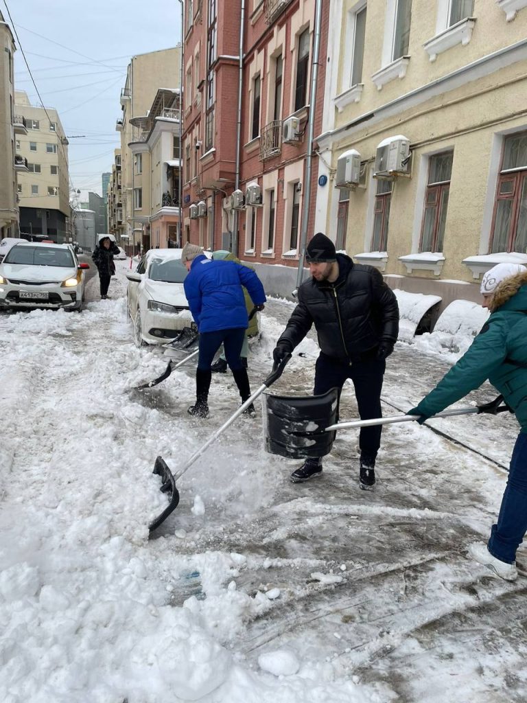 Сотрудники управы Мещанского района рассказали о ходе уборки снега