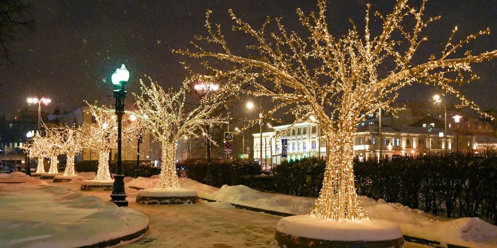 Кинопоказы и диджейские сеты: москвичей пригласили отметить Старый Новый год в центральных парках столицы