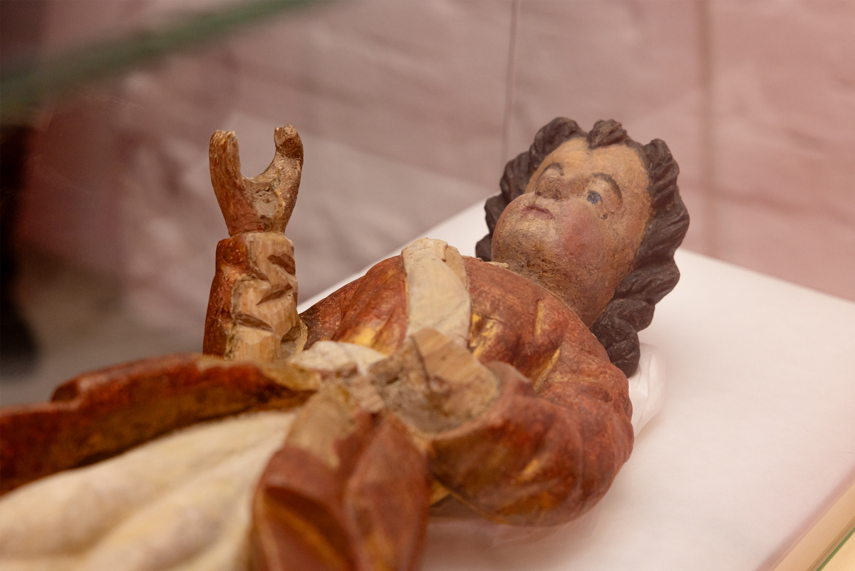 «Ангел» — единственный в коллекции музея деревянный образец скульптурного храмового оформления. Фото: сайт Музея Москвы