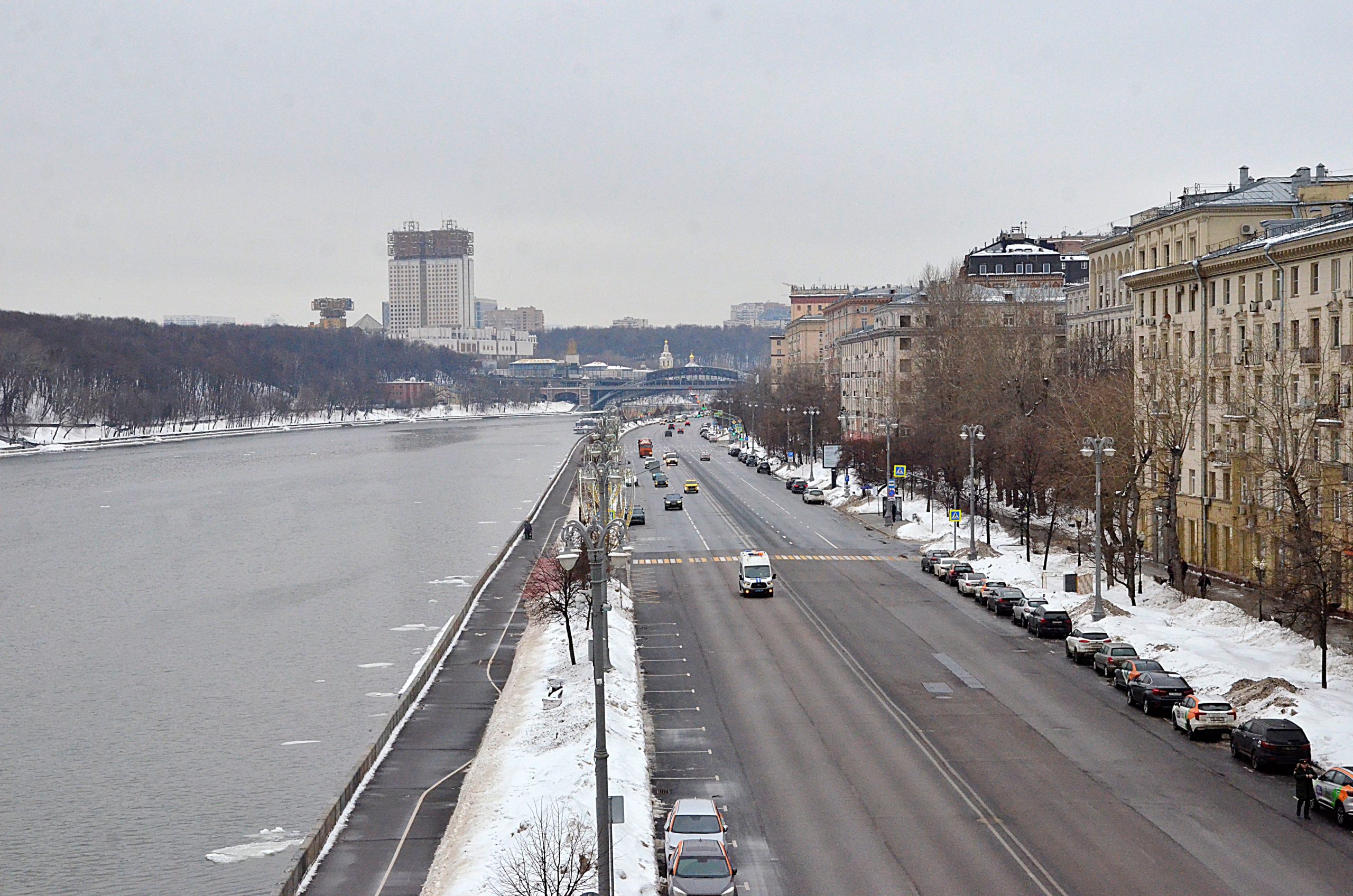 С 10 до 12 февраля участок Курсового переулка будет закрыт для проезда. Фото: Анна Быкова, «Вечерняя Москва»