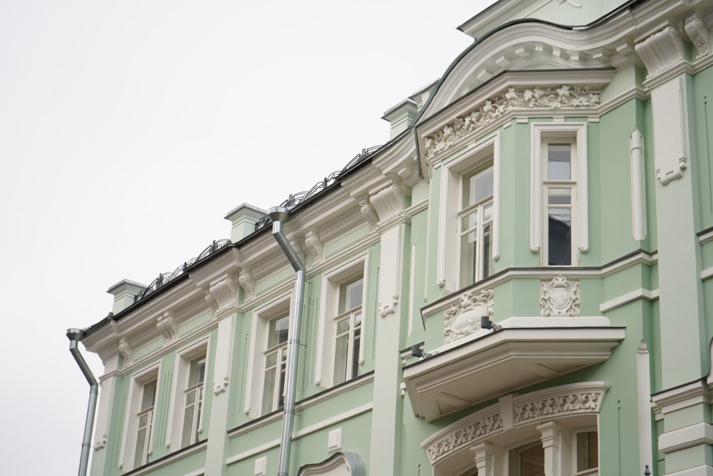 Капремонт двух домов выдающихся инженеров завершился в центре Москвы