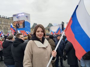 Валерия Лайшевская пришла на концерт с триколором. Фото: Альфия Камилова, «Вечерняя Москва»