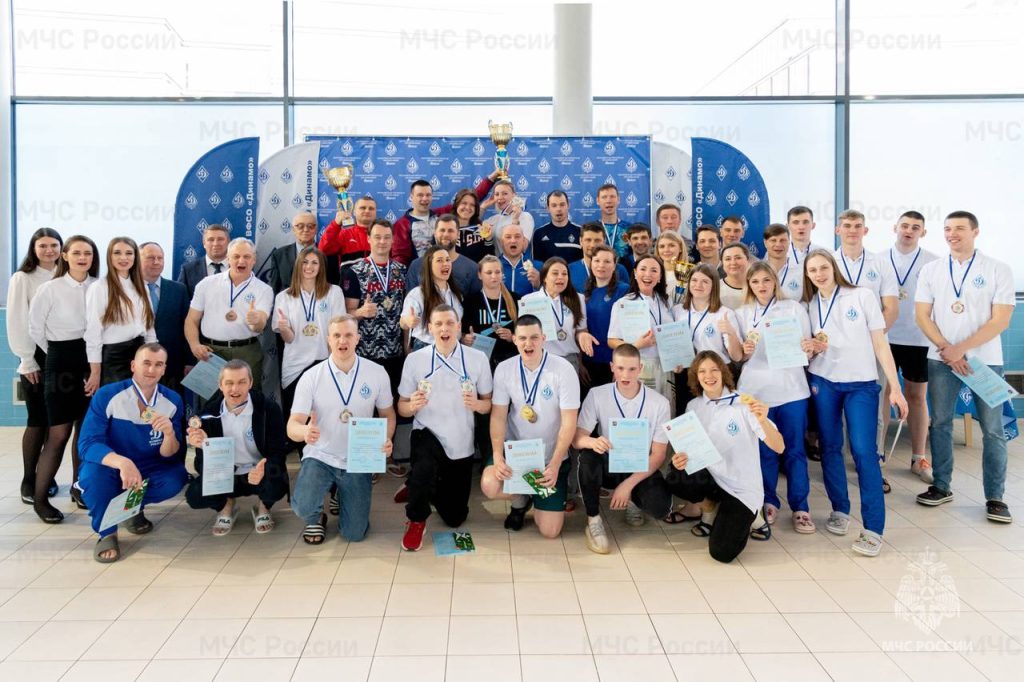 Сборная команда московского пожарно-спасательного гарнизона заняла второе место в соревнованиях по плаванию