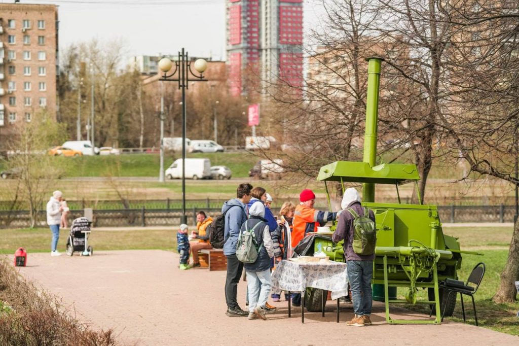 Завтра ждём всех желающих на первом в этом году общегородском субботнике!