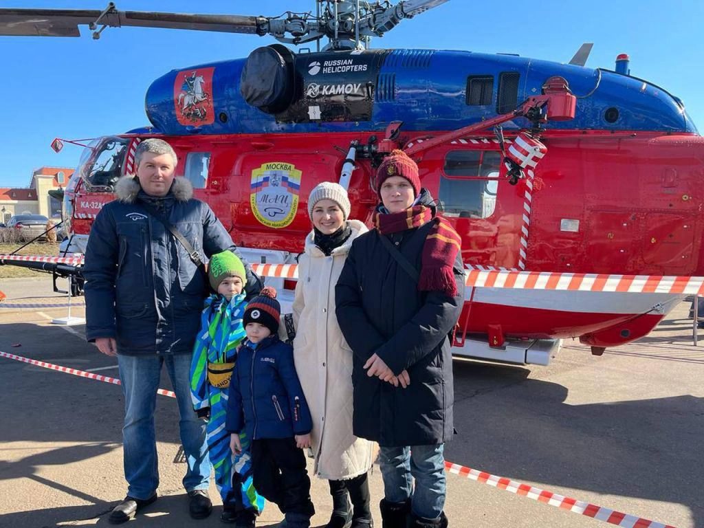 Всех родителей мира объединяет любовь: Московский авиацентр поздравляет с Днем защиты детей