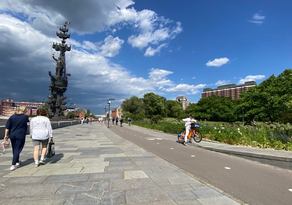 Москвичи смогут стать организаторами мероприятий на набережной у парка «Музеон»