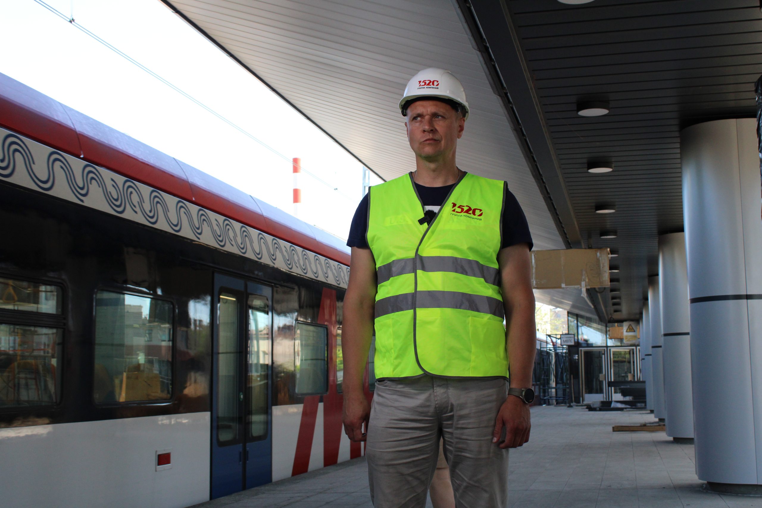 28 июня. Руководитель проекта Дмитрий Северинов на станции, которая скоро откроется для пассажиров. Фото: Мария Хапцова