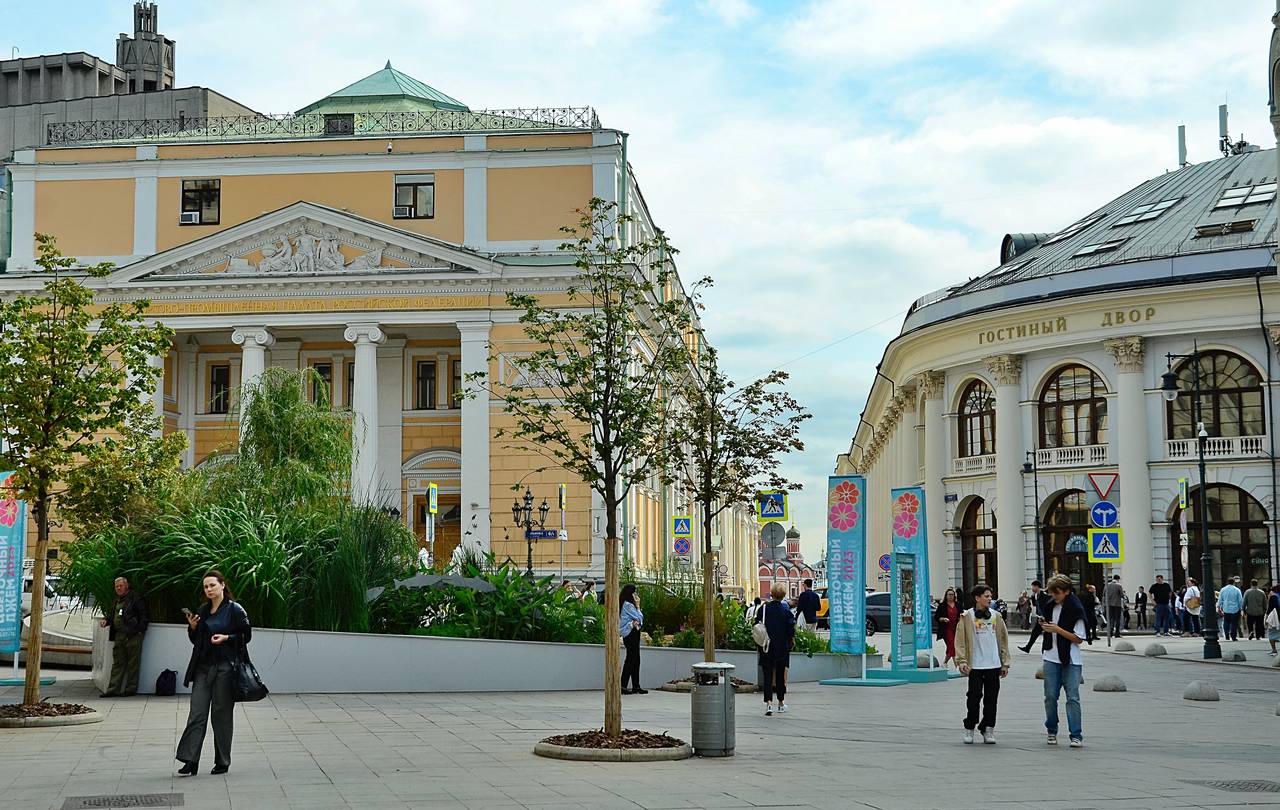 Программа мероприятий в Гостином Дворе. Фото: Анна Быкова, «Вечерняя Москва»