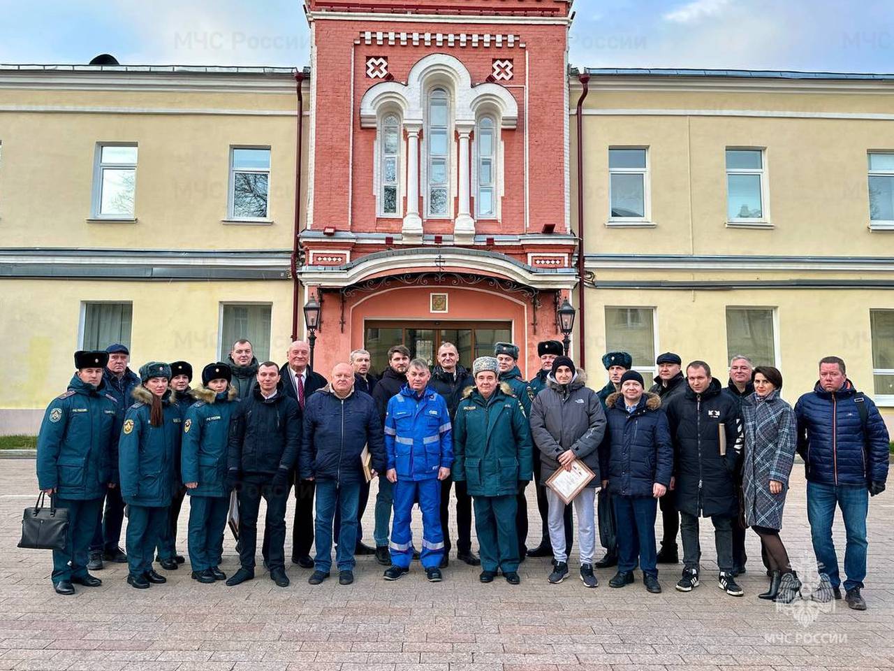 В столичном Главке МЧС России прошло торжественное мероприятие, приуроченное ко Дню добровольца