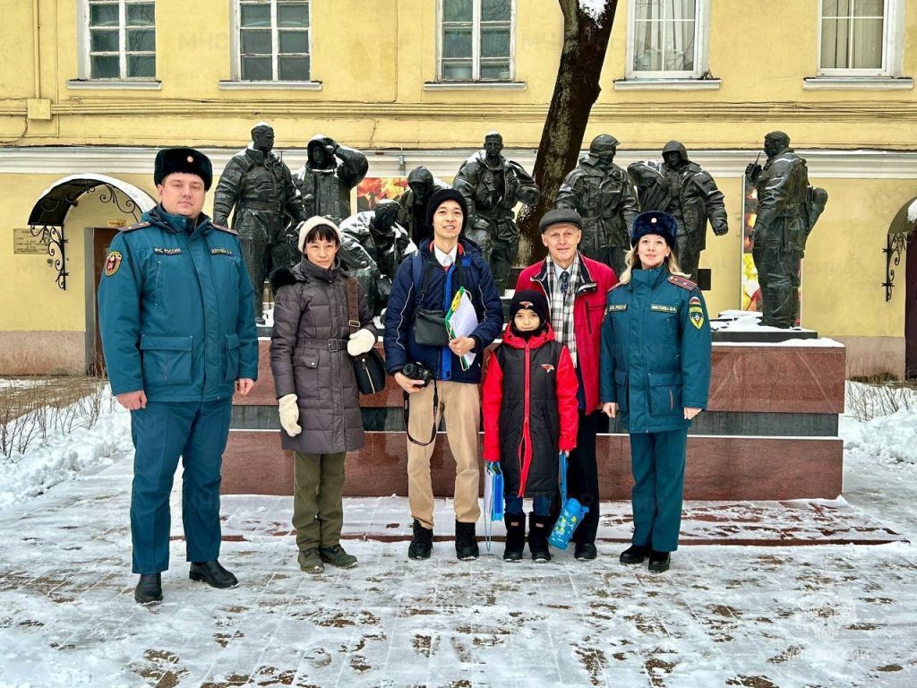 Представители Японской школы при Посольстве Японии в Москве посетили Главное управление МЧС России по г. Москве