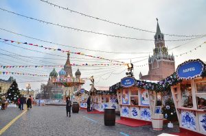 Все, в том числе и священники, и княжеский двор, собирались на Красной площади и шли к месту, близко к нынешней Ивановской площади. Фото: Анна Быкова, «Вечерняя Москва» 