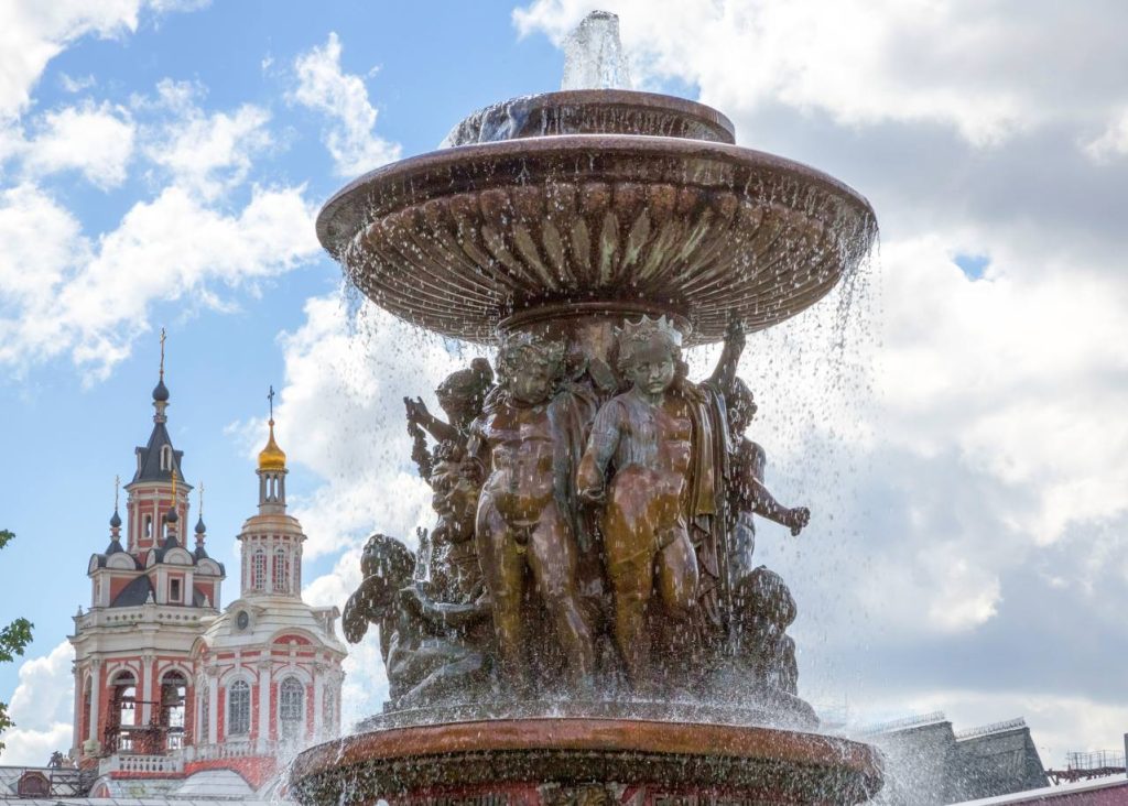 Москвичам рассказали об обновлении фонтана «Витали» в центре города