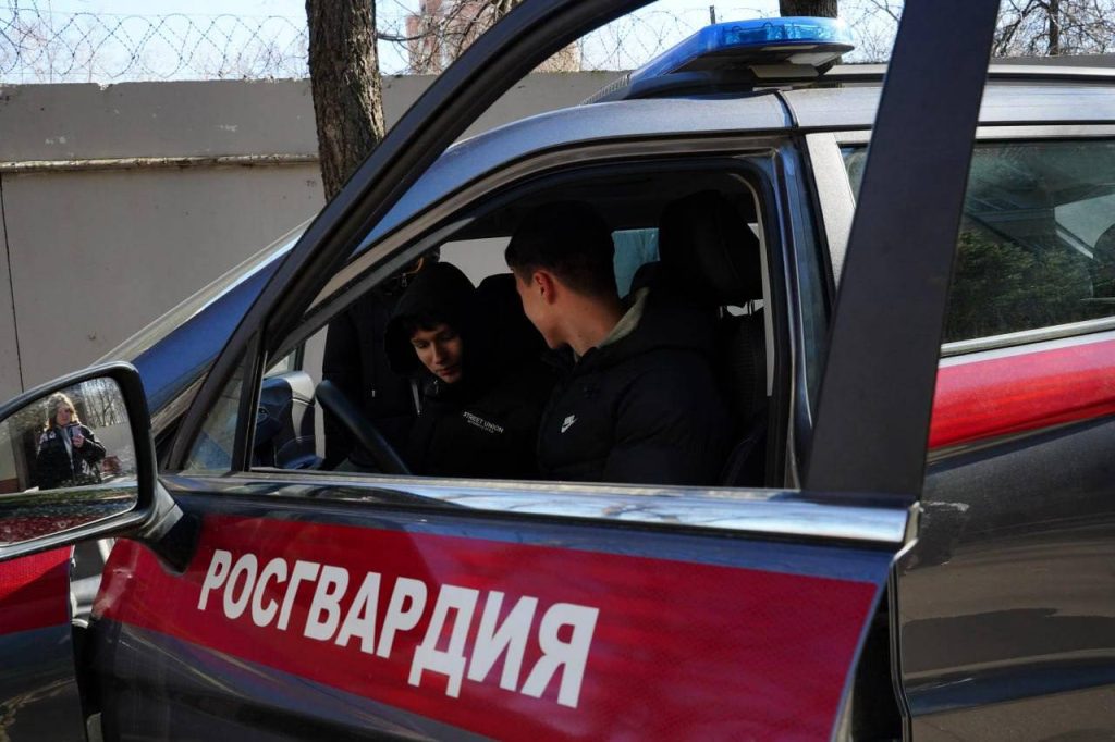 Столичные росгвардейцы провели день открытых дверей для студентов