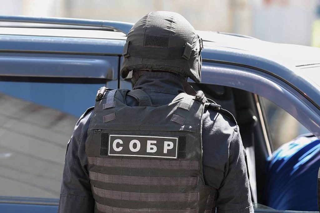 При содействии спецназа Росгвардии задержан подозреваемый в краже более 3 млн рублей со счетов москвича