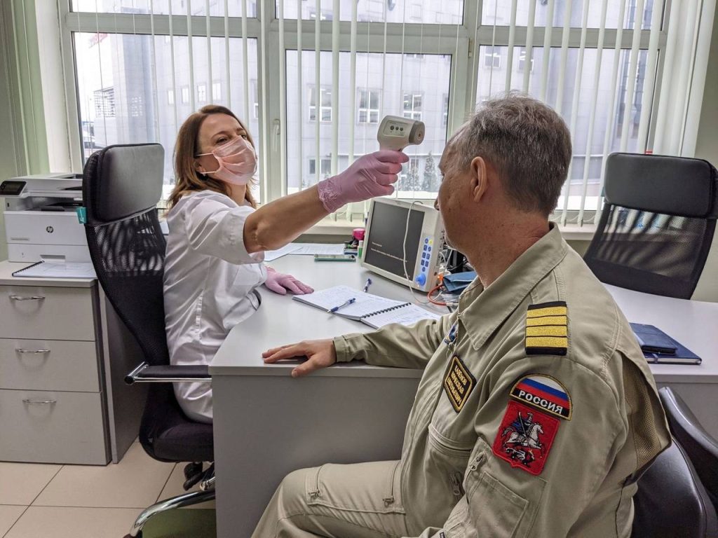Любовь к людям, профессии и работе в авиации: старшая медсестра Московского авиацентра поделилась профессиональным опытом