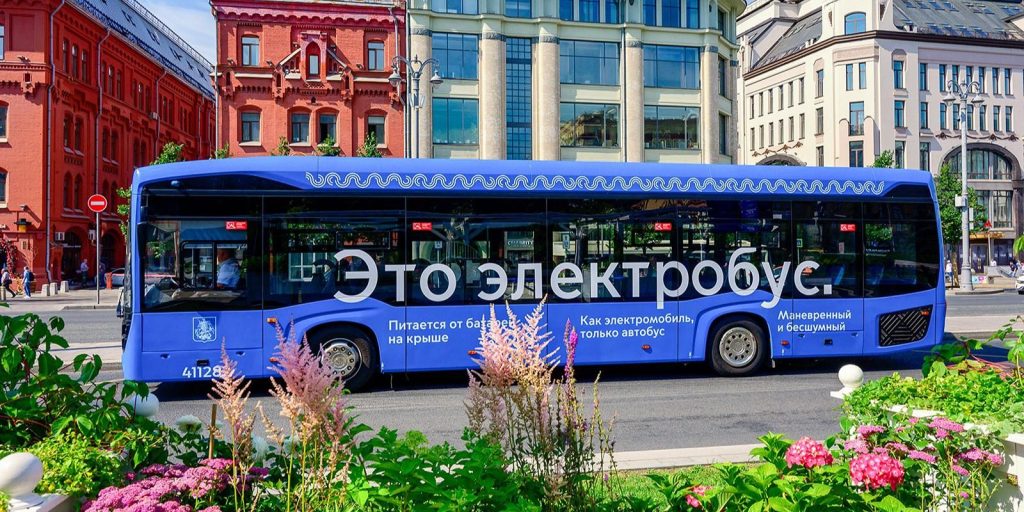 Экологичность и комфорт: новые электробусные маршруты запущены в центре Москвы