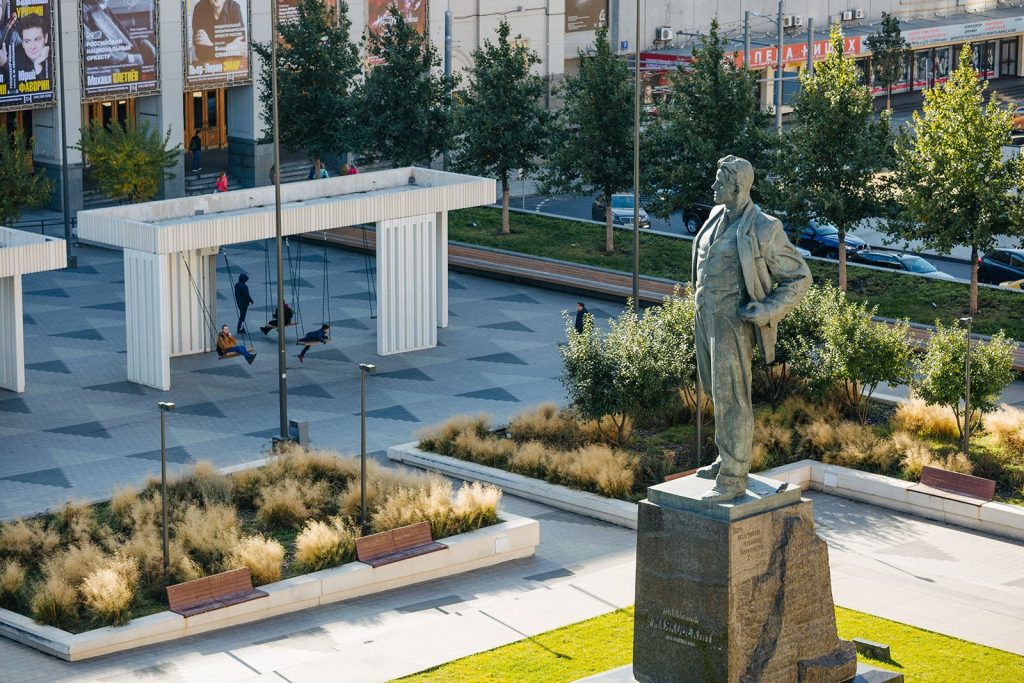 Театральная прогулка по Москве: актеры Малого театра представили романтический маршрут ко Дню семьи