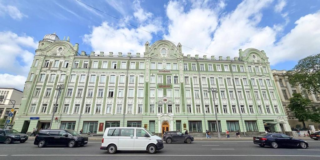 При ремонте здания на Воздвиженке нашли исторические артефакты