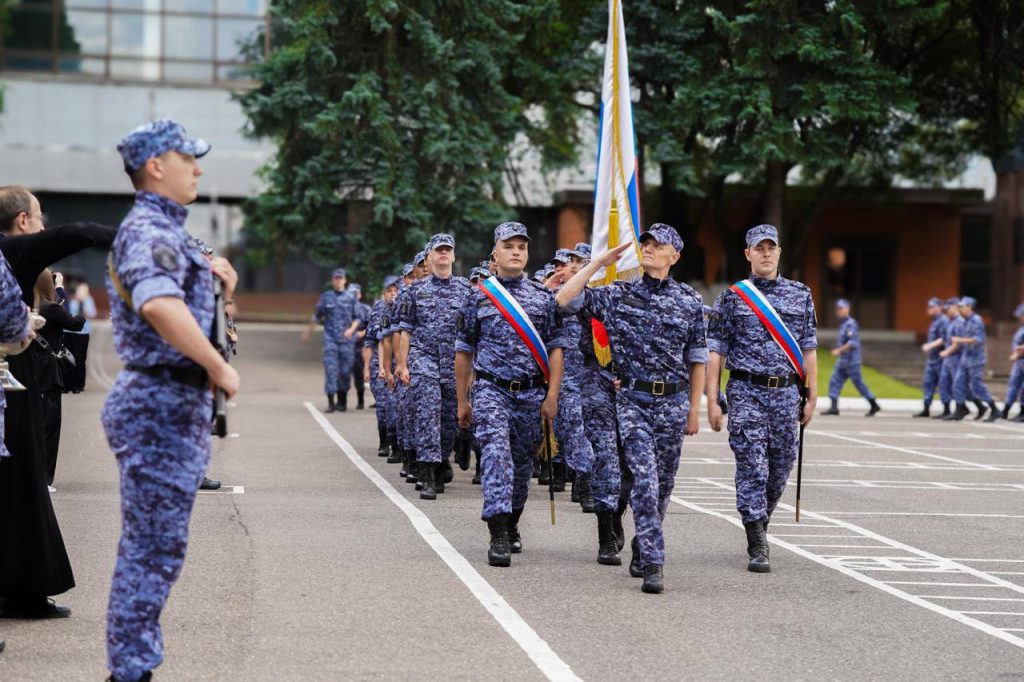 Столичные росгвардейцы закончили обучение в центре профессиональной подготовки