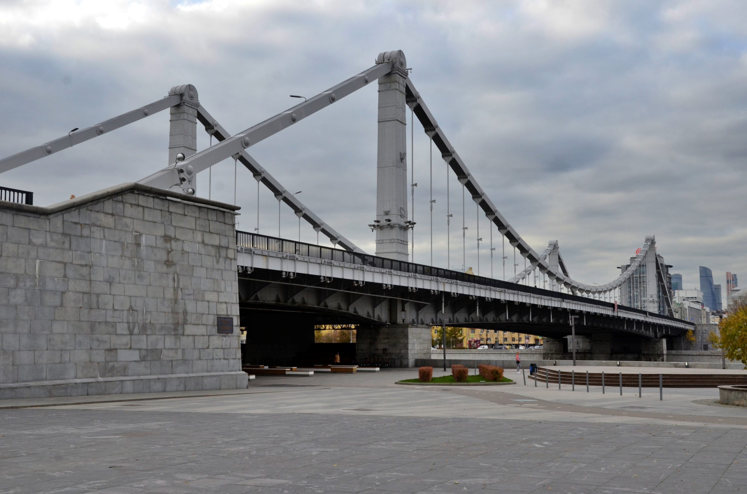 При проведении ремонта на мосту частично перекоют дорожное движение. Фото: Анна Быкова, «Вечерняя Москва»