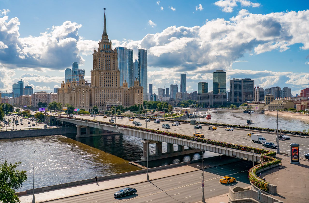 Также обновят конструкции левобережной эстакады и гранитную олицовку лестничных сходов и создадут систему водоотведения. Фото: Telegram-канал Комплекса городского хозяйства