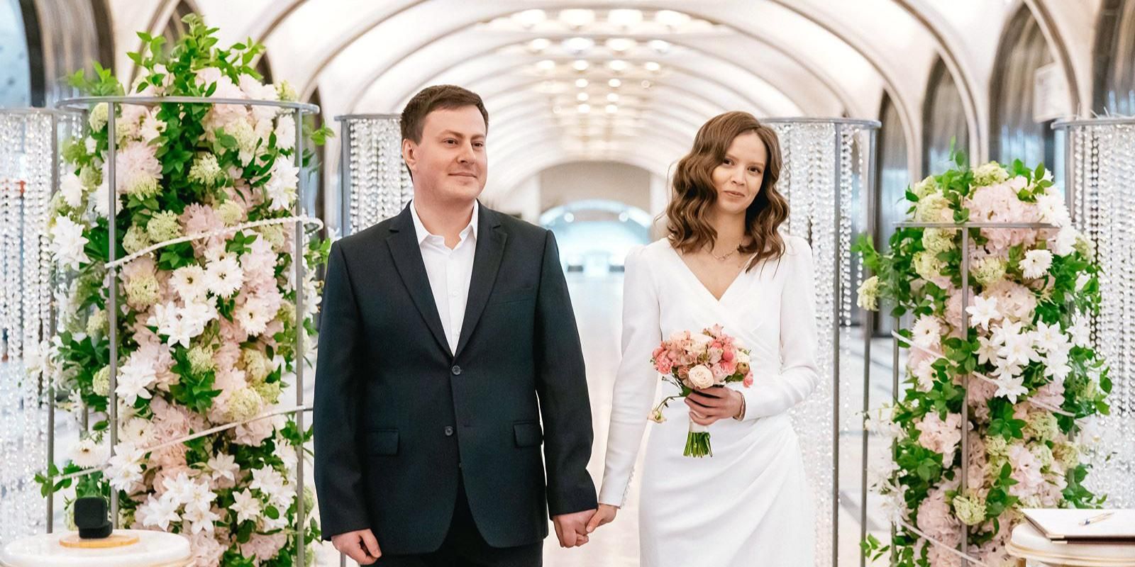 Специально для проведения регистраций браков здес устанавливают декорации, а церемонии проводят после закрытия метрополитена с 02:00 до 04:00. Фото: пресс-служба Комплекса социального развития Москвы