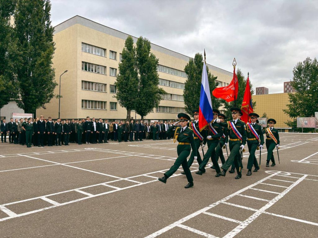 Столичные росгвардейцы провели День открытых дверей для курсантов подшефного колледжа