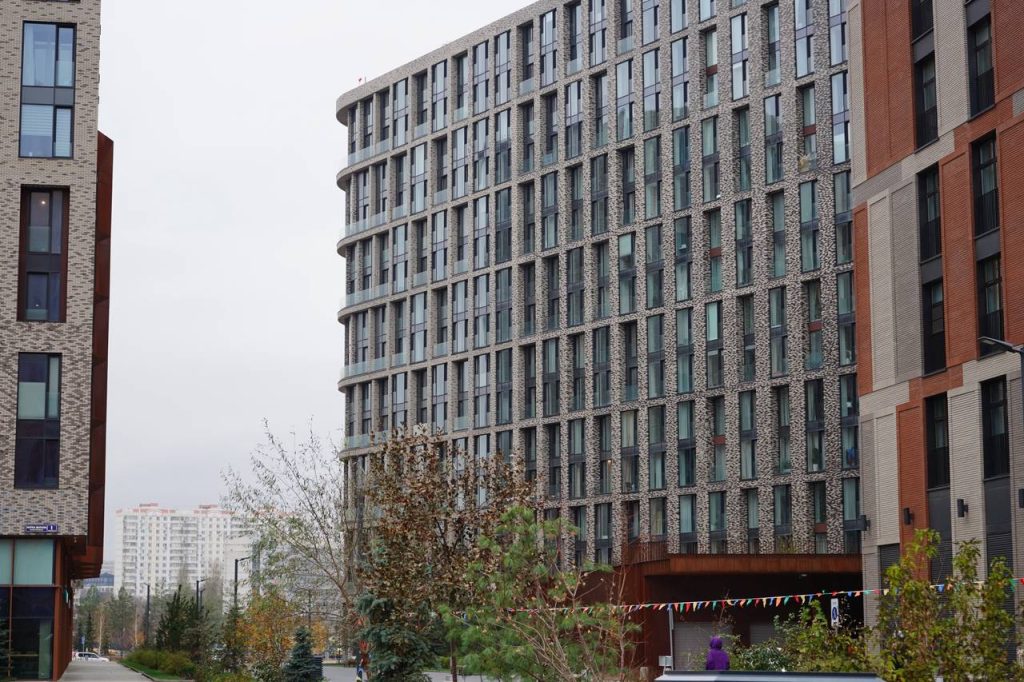 Работы по подключению отопления в зданиях Москвы активно продолжаются