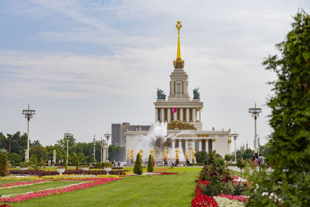 Собянин и Любимова открыли уникальную выставку Русского музея на ВДНХ