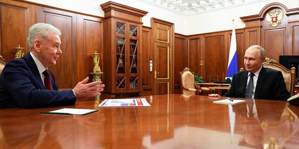 Сергей Собянин поздравил Владимира Путина с днем рождения